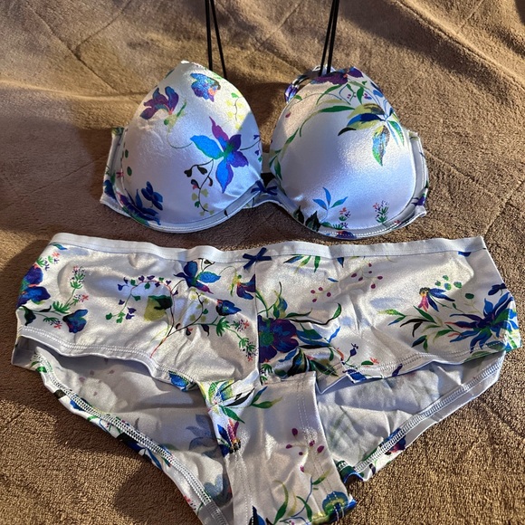 NWT VICTORIA’S SECRET 2 PIECE SET - Picture 2 of 8
